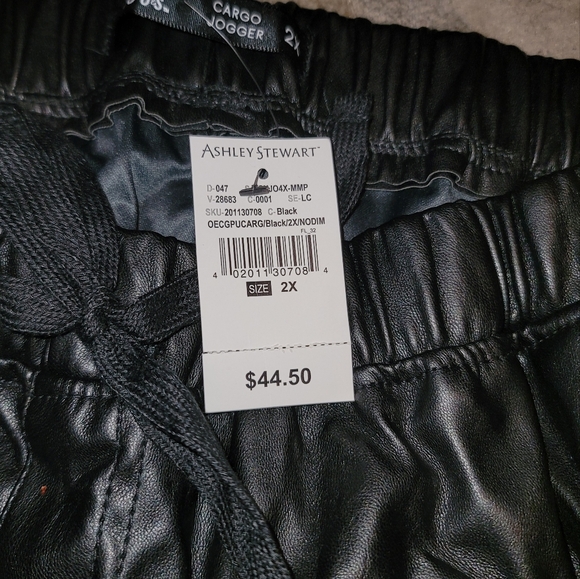 Brand New 2X Ashley Stewart Faux Leather Pants - Picture 4 of 4